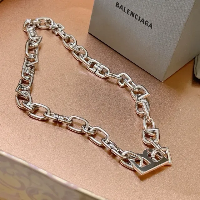 ব্যালেন্সিয়াগা Defender সিলভার chunky link chain জ্যামিতিক interlocking links নেকলেস 9
