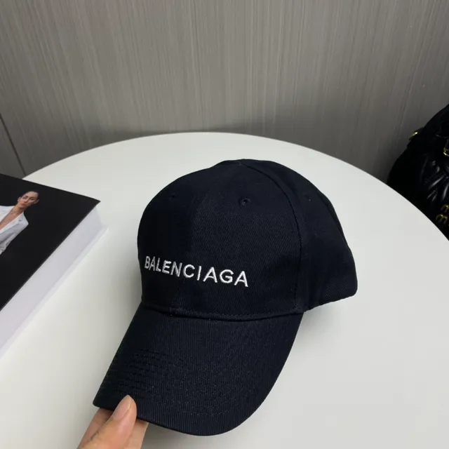 Balenciaga Logo Cap 黑色白色六面板构造刺绣棒球帽 4