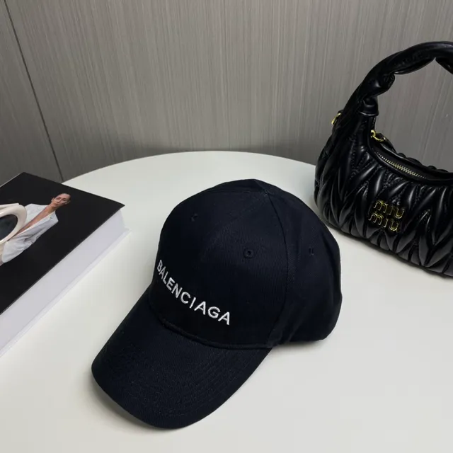 Balenciaga Logo Cap 黑色白色六面板构造刺绣棒球帽 7