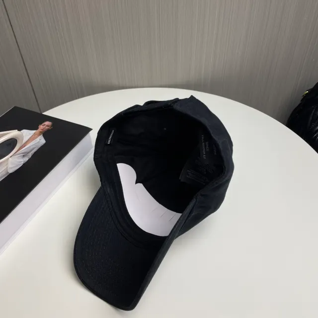Balenciaga Logo Cap 黑色白色六面板构造刺绣棒球帽 8