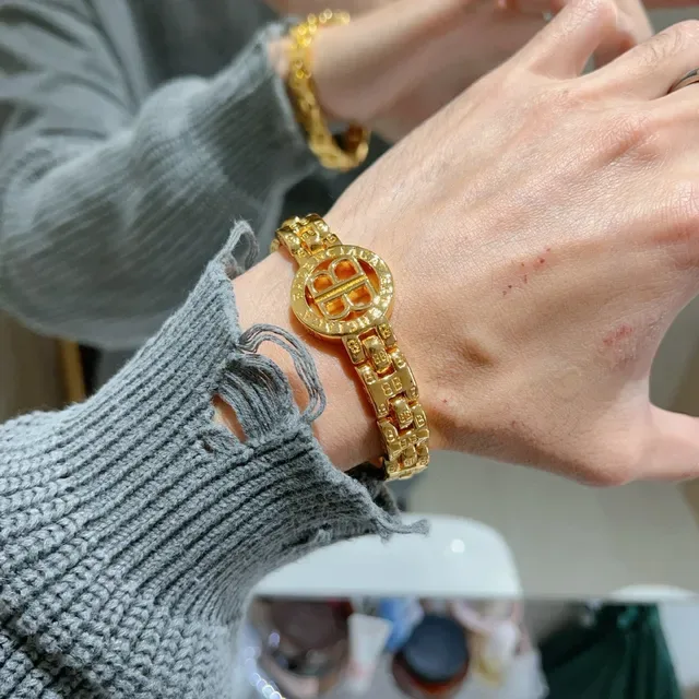 Balenciaga Logo Chaîne Or Épaisse Médaillon Centre Bracelet 9