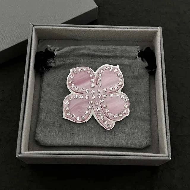 Balenciaga Broche Rose Argent Quatre Pétales Floral Cristalisée 7