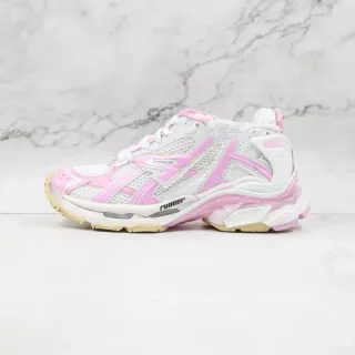 Balenciaga Runner सफेद और गुलाबी चंकी स्नीकर्स