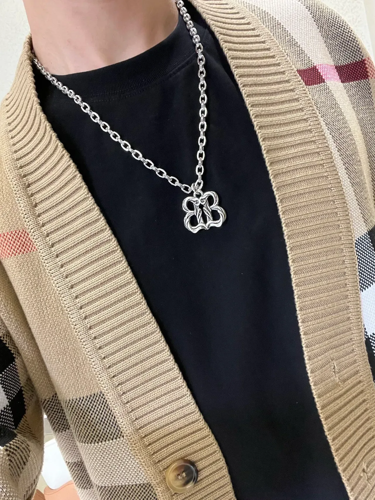 巴伦西亚加 雕塑花卉吊坠 银色项链 2