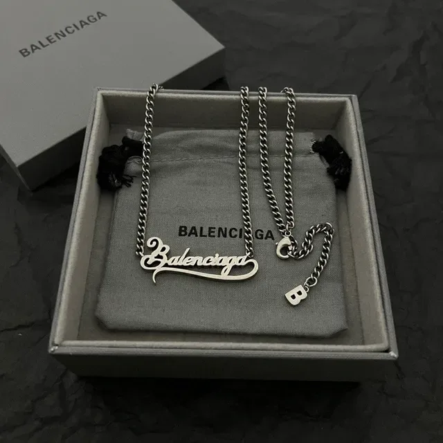 Balenciaga Collier Argent Script Cursif Chaîne Curb Fine 3