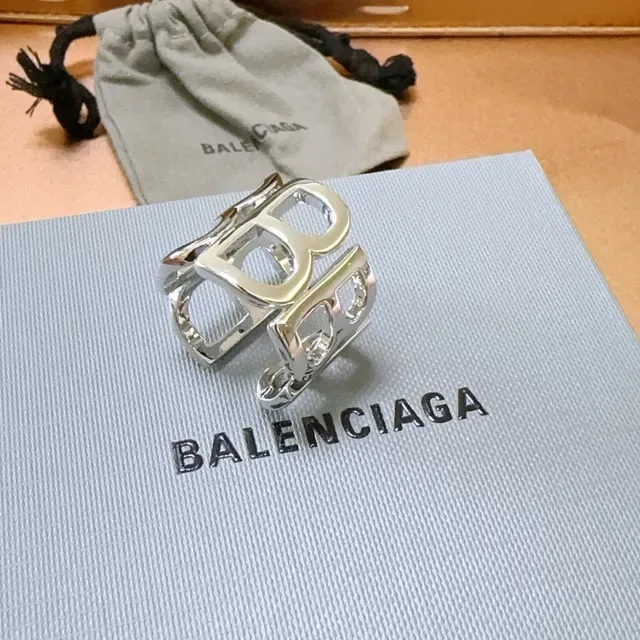 Balenciaga Silver Geometric Logo Motif Polished Metal Ring 6