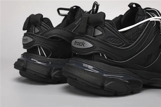 Balenciaga Track Sneaker Zapatos negros con suela gruesa 2