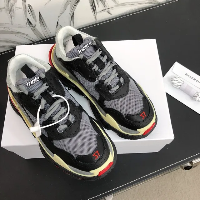 Balenciaga Triple S أسود رمادي أحمر كريمي حذاء رياضي سميك 2