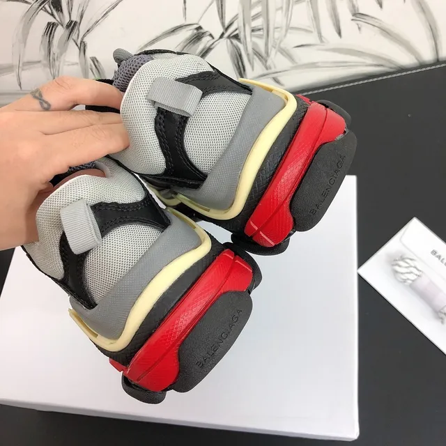 Balenciaga Triple S أسود رمادي أحمر كريمي حذاء رياضي سميك 4