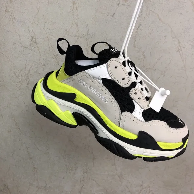 Balenciaga Triple S কালো সাদা নিওন হলুদ মোটা সোলের স্নিকার 5