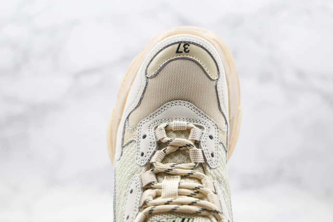 Balenciaga Triple S Off-White كانكي سنيكرز 5