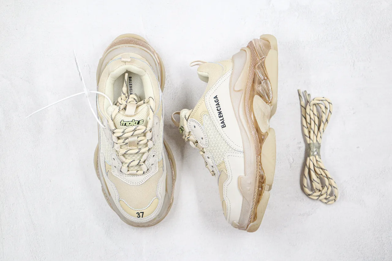 Balenciaga Triple S Off-White كانكي سنيكرز 8
