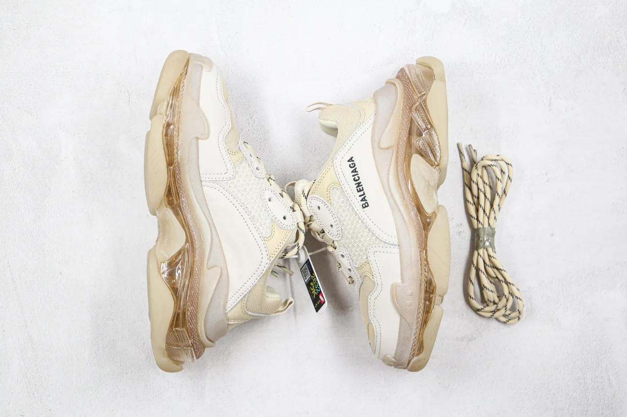 Balenciaga Triple S Off-White كانكي سنيكرز 10