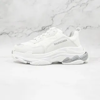 Balenciaga Triple S সাদা এবং ধূসর চংকি স্নিকার