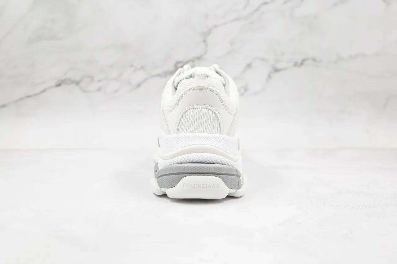 Balenciaga Triple S Tênis Chunky Brancos e Cinza 2
