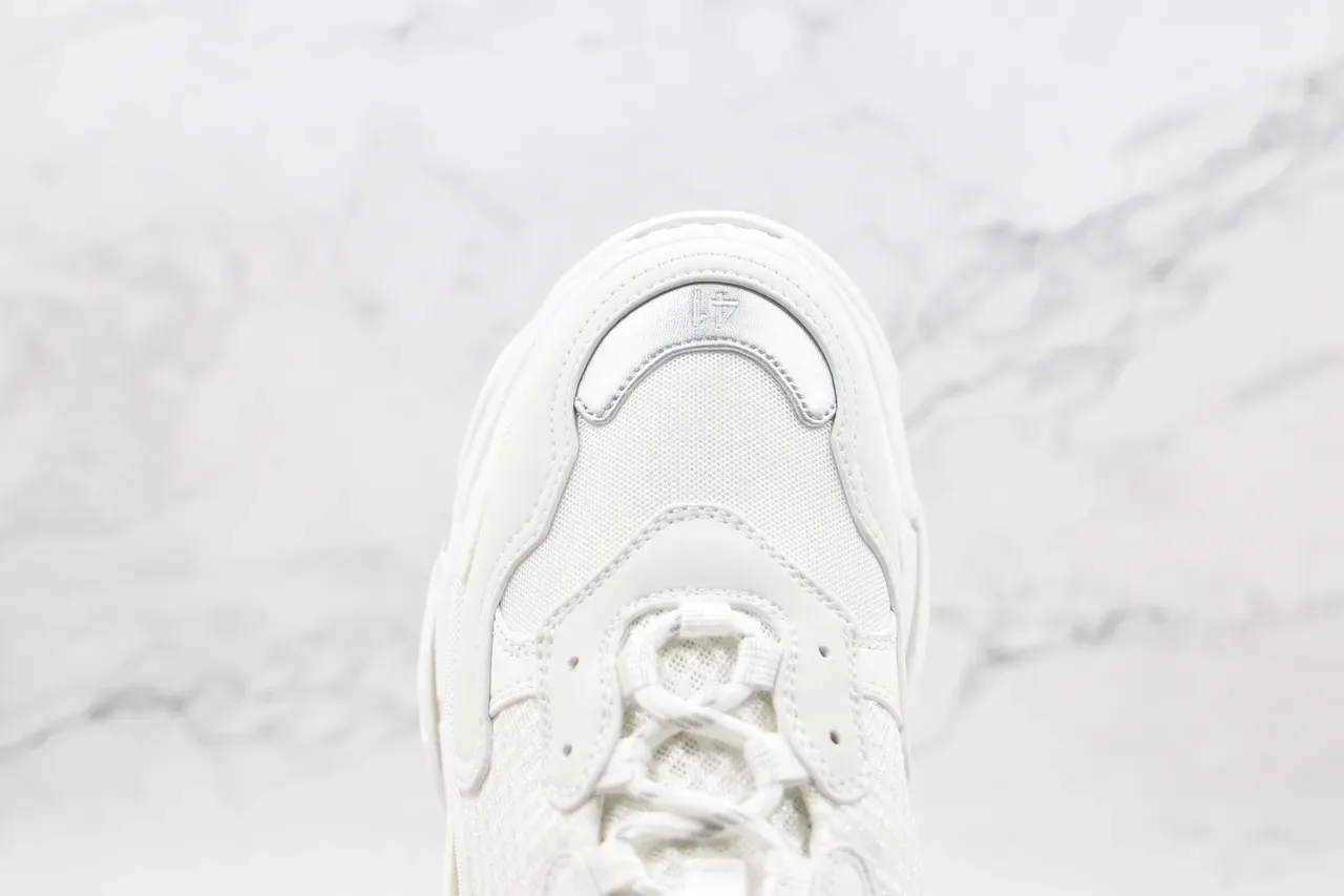 Balenciaga Triple S Tênis Chunky Brancos e Cinza 5