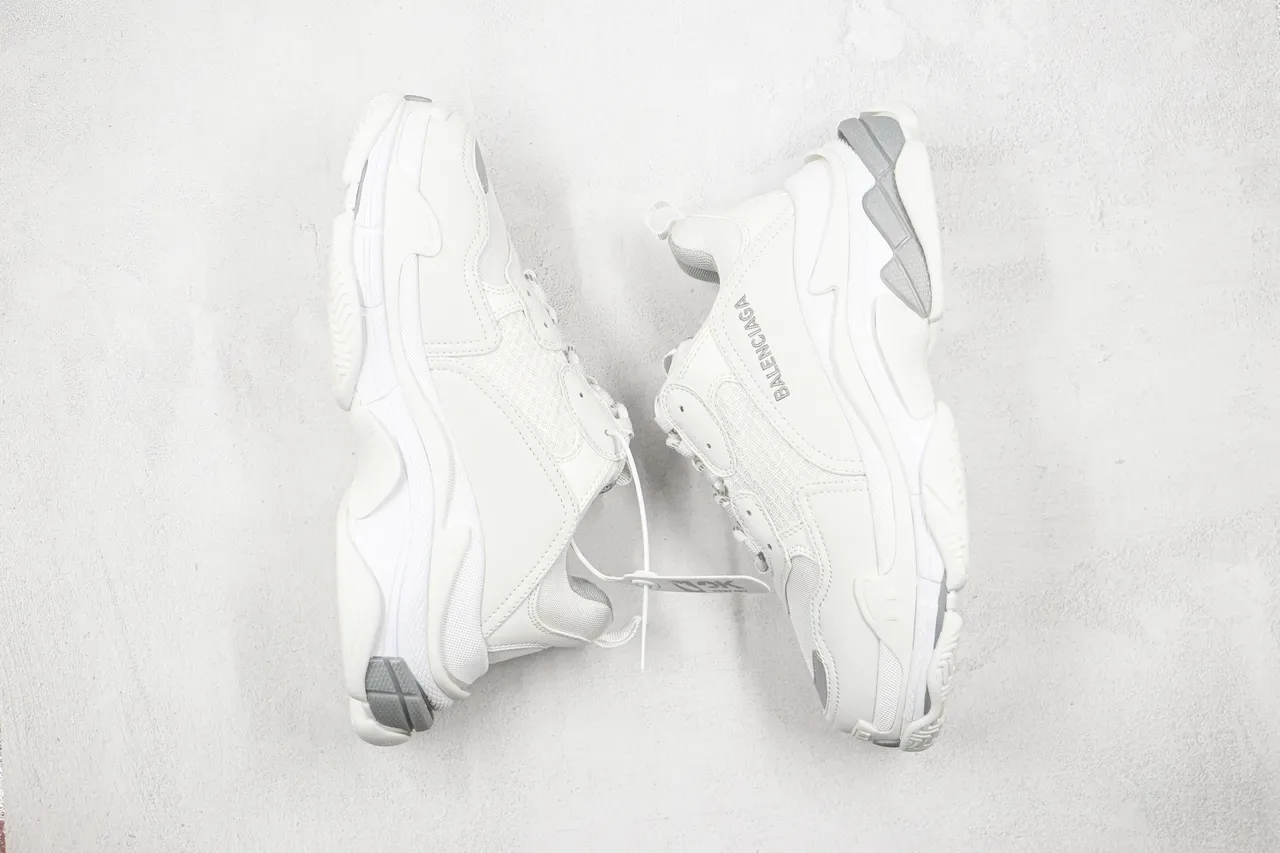 Balenciaga Triple S Tênis Chunky Brancos e Cinza 9
