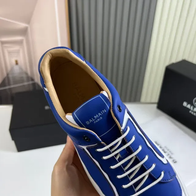 Balmain Tênis Lifestyle Azul Branco Low-Top de Couro com Painéis 3