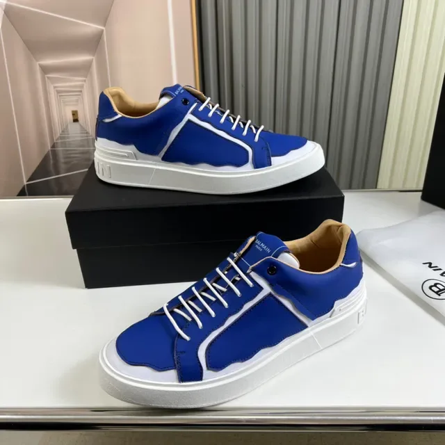 Balmain Tênis Lifestyle Azul Branco Low-Top de Couro com Painéis 7