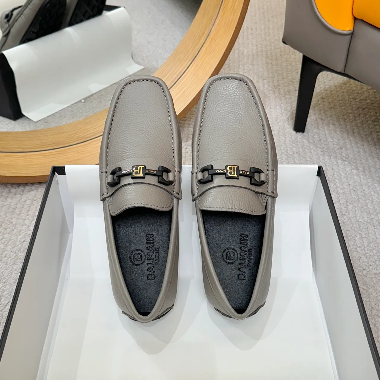 Balmain 灰黑粒面皮革马衔扣乐福鞋 2