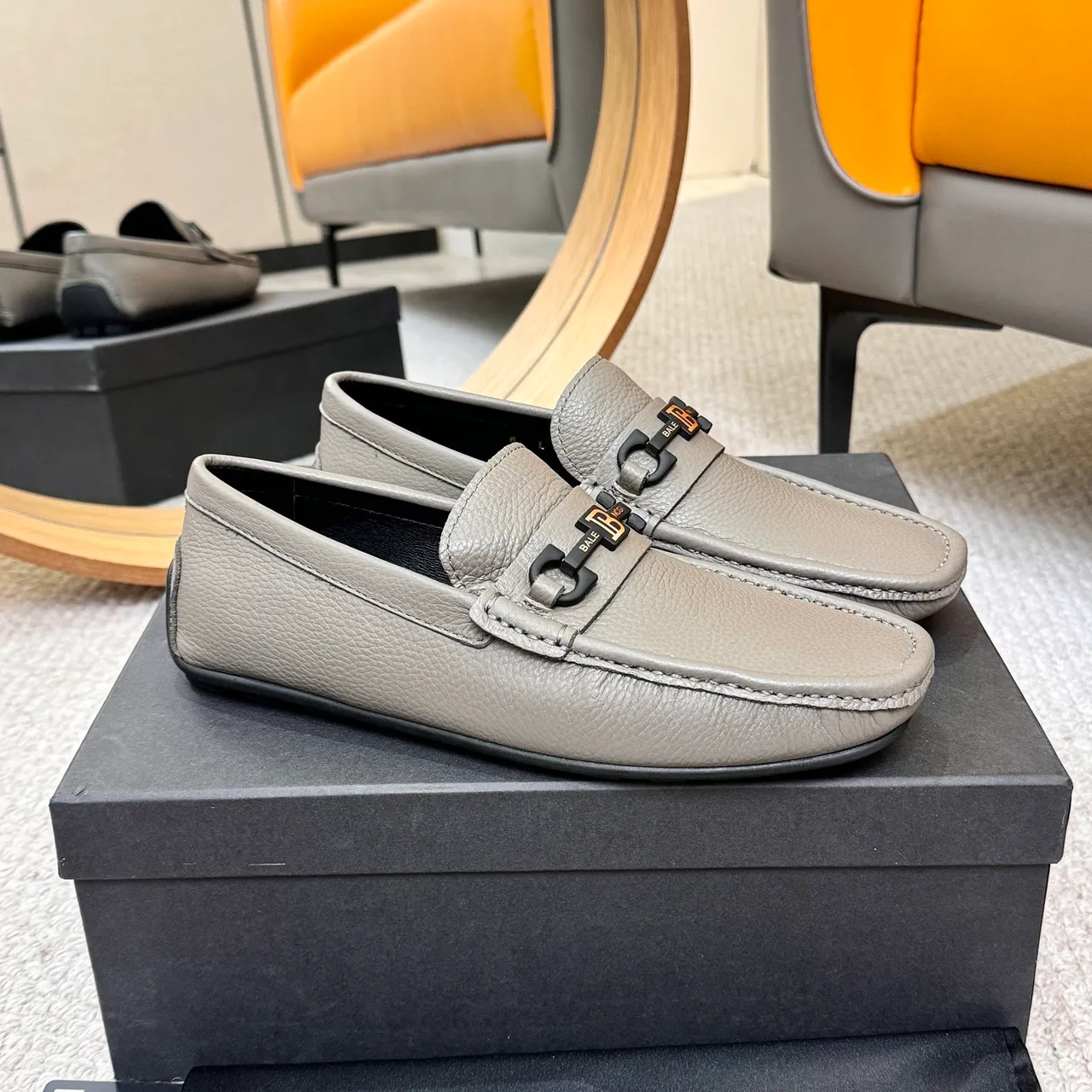 Balmain 灰黑粒面皮革马衔扣乐福鞋 3