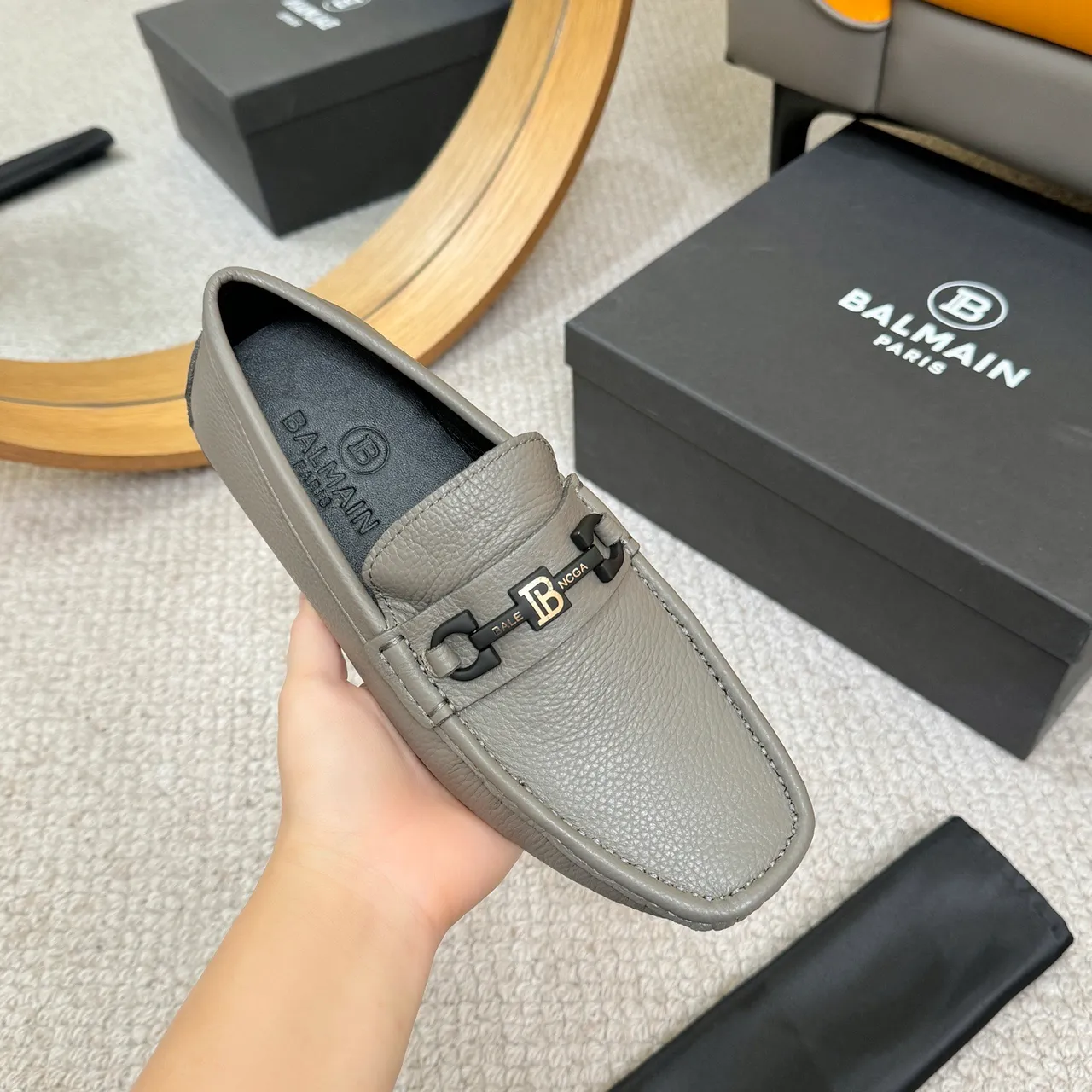 Balmain 灰黑粒面皮革马衔扣乐福鞋 5