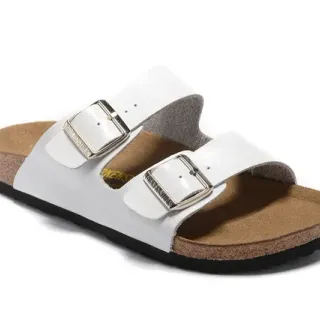 Birkenstock Arizona सफेद डबल-स्ट्रैप केजुअल सैंडल्स