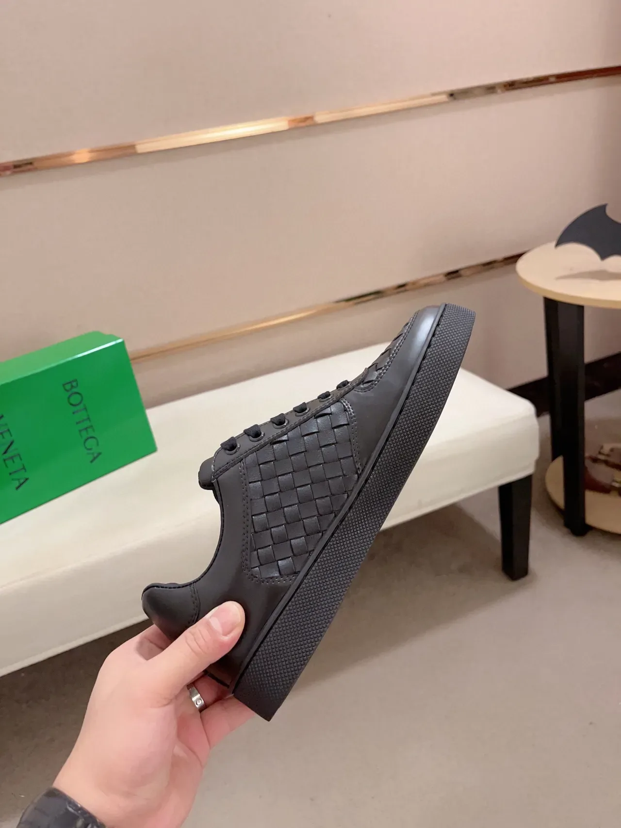 Bottega Veneta Cassette काला Intrecciato बुना चमड़ा लाइफस्टाइल स्नीकर 5