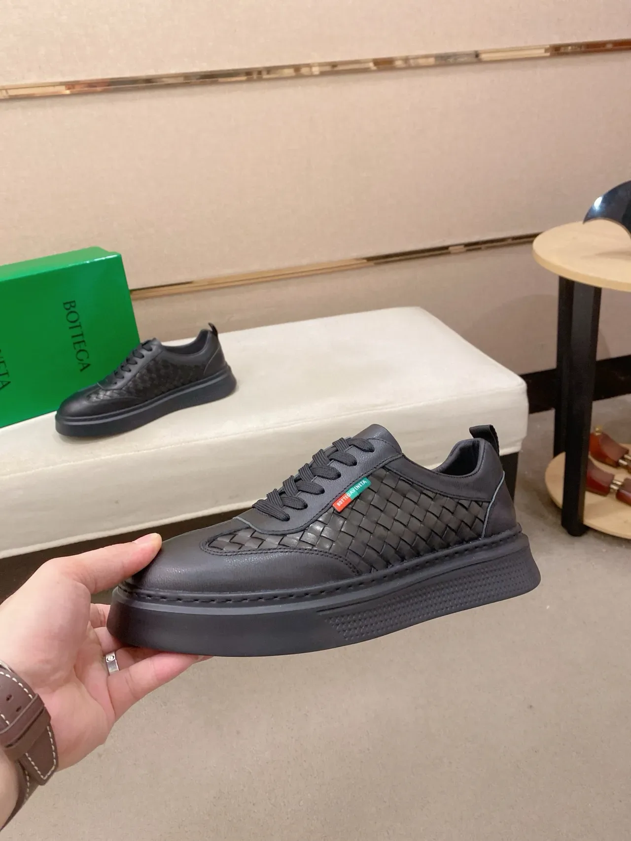 Bottega Veneta Cassette Black बुने चमड़े के लाइफस्टाइल स्नीकर 3
