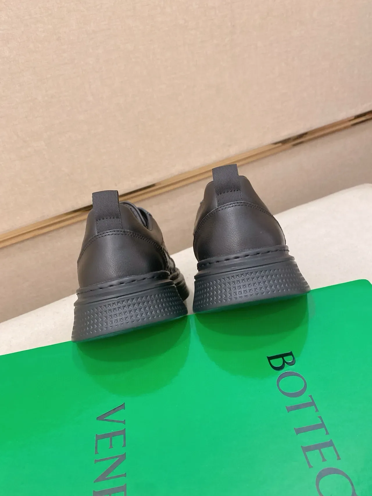 Bottega Veneta Cassette Black बुने चमड़े के लाइफस्टाइल स्नीकर 8