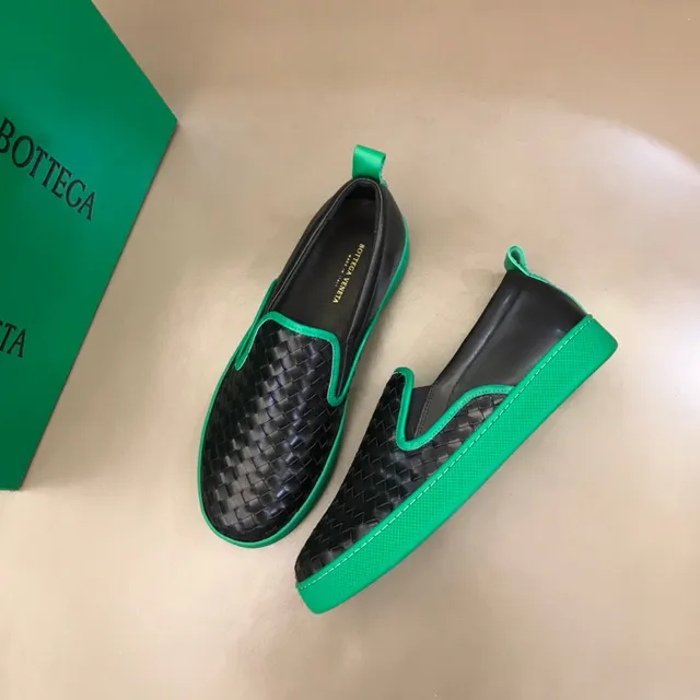 Bottega Veneta Cassette Loafer لافر أسود وأخضر من الجلد المنسوج 8