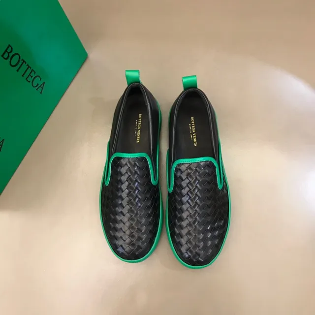Bottega Veneta Cassette Loafer لافر أسود وأخضر من الجلد المنسوج 9