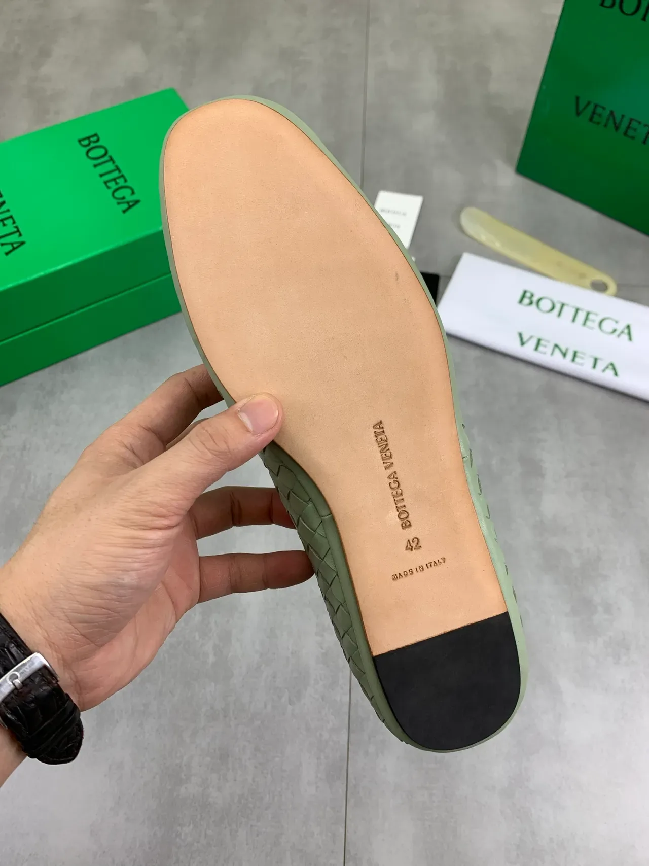 Bottega Veneta Verde Beige Cuero Intrecciato Slip-On Mocasín 4