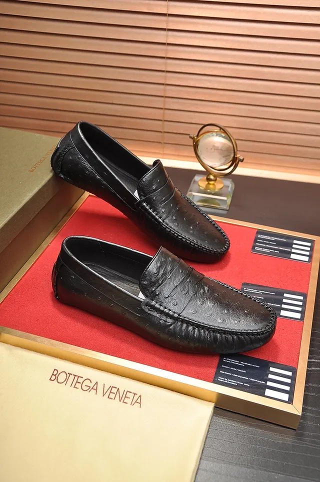 Bottega Veneta Penny Loafer কালো টেক্সচার্ড লেদার স্লিপ-অন লোফার 4
