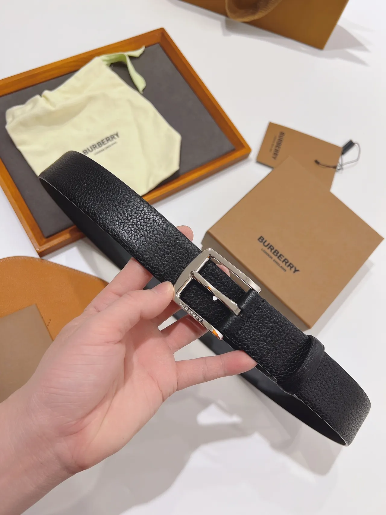 Burberry Black Silver Pebbled Rectangular Buckle Leather Belt 8