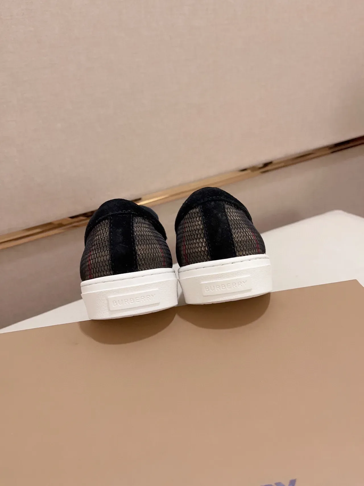 Burberry Check Malla Slip-On Lifestyle Zapalillas 8