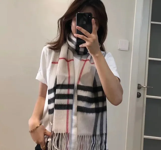 Burberry ক্লাসিক চেক ক্যাশমির স্কার্ফ 2
