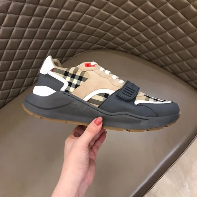 Burberry Knight खदरी पैटर्न चंकी स्नीकर 4