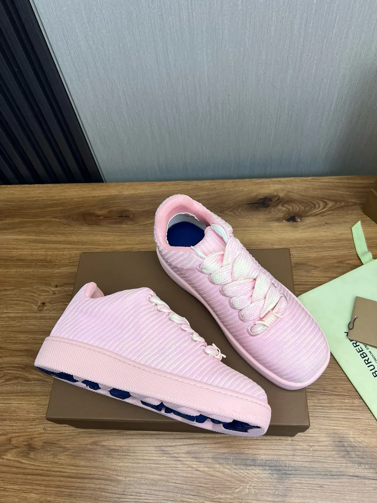 Burberry Tricô Canelado Rosa Sneaker Lifestyle 5