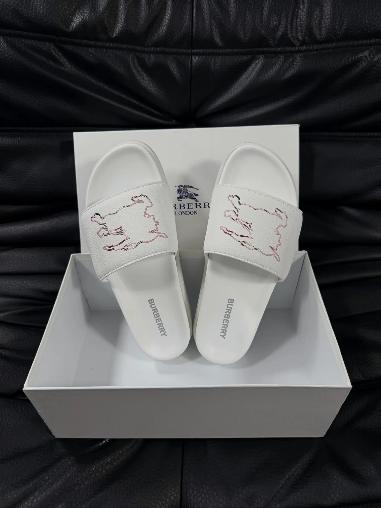 Burberry White Embroidered Equestrian Motif Slipper 4