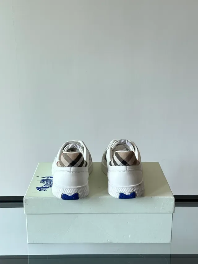 Burberry أبيض متعدد الألوان جلد علوي House Check لوحة جانبية أسلوب حياة سنيكرز 4