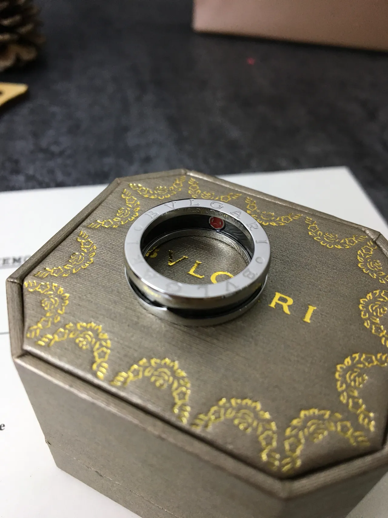 Bvlgari B.zero1 刻字银戒指 2