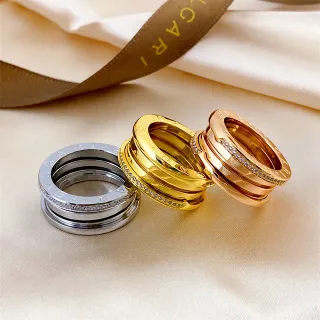Bvlgari B.zero1 叠层多带铺镶钻石戒指