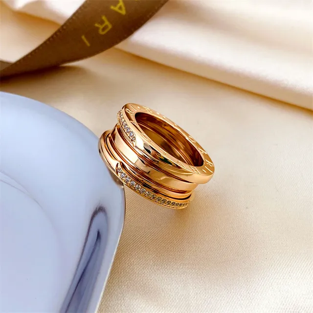 Bvlgari B.zero1 叠层多带铺镶钻石戒指 2