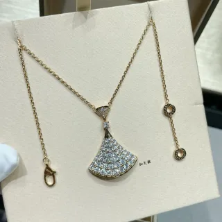 Bvlgari Divas’ Dream قلادة ماسية مبللة بالماس على شكل مروحة