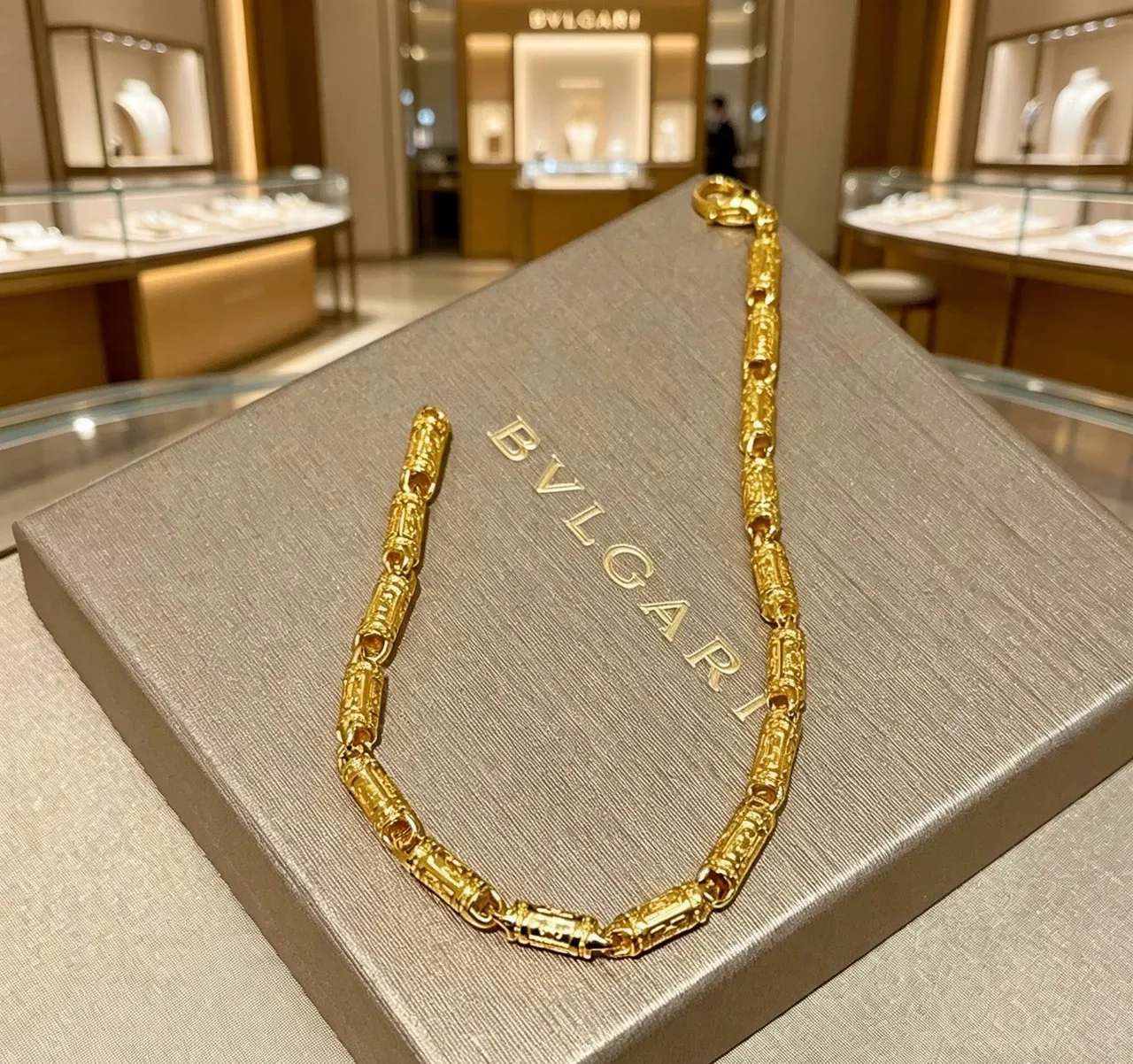 Bvlgari Gold Tubular Links Engraved Geometric Detailing Bracelet 4
