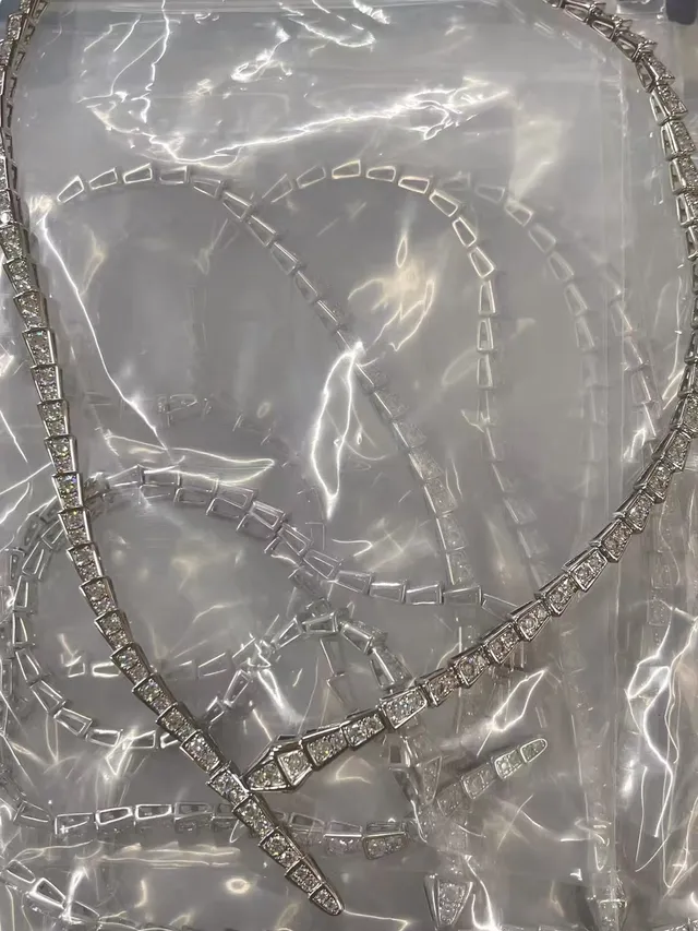 Bvlgari Serpenti Articulated Scale-Link Pavé Head and Tail Necklace 12