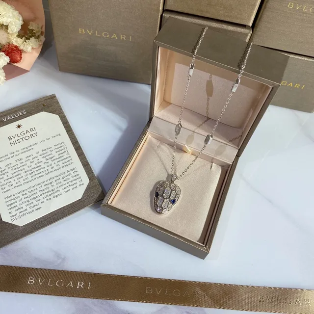 Bvlgari Serpenti Hexagonal Scale Pavé Diamond Snake Head Pendant Necklaces 3