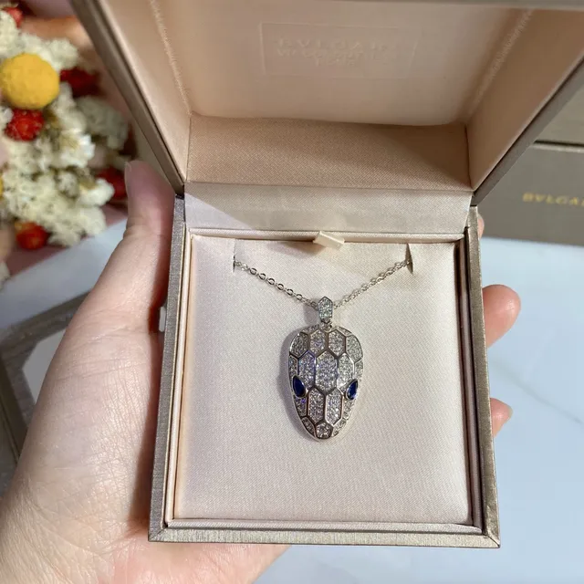 Bvlgari Serpenti Hexagonal Scale Pavé Diamond Snake Head Pendant Necklaces 7