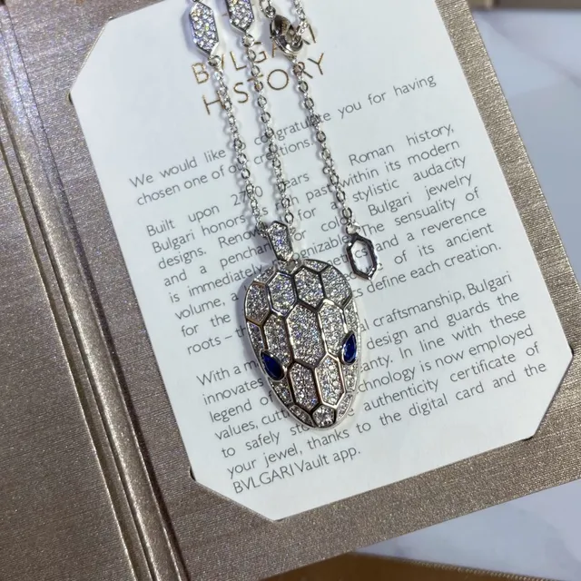 Bvlgari Serpenti Hexagonal Scale Pavé Diamond Snake Head Pendant Necklaces 9